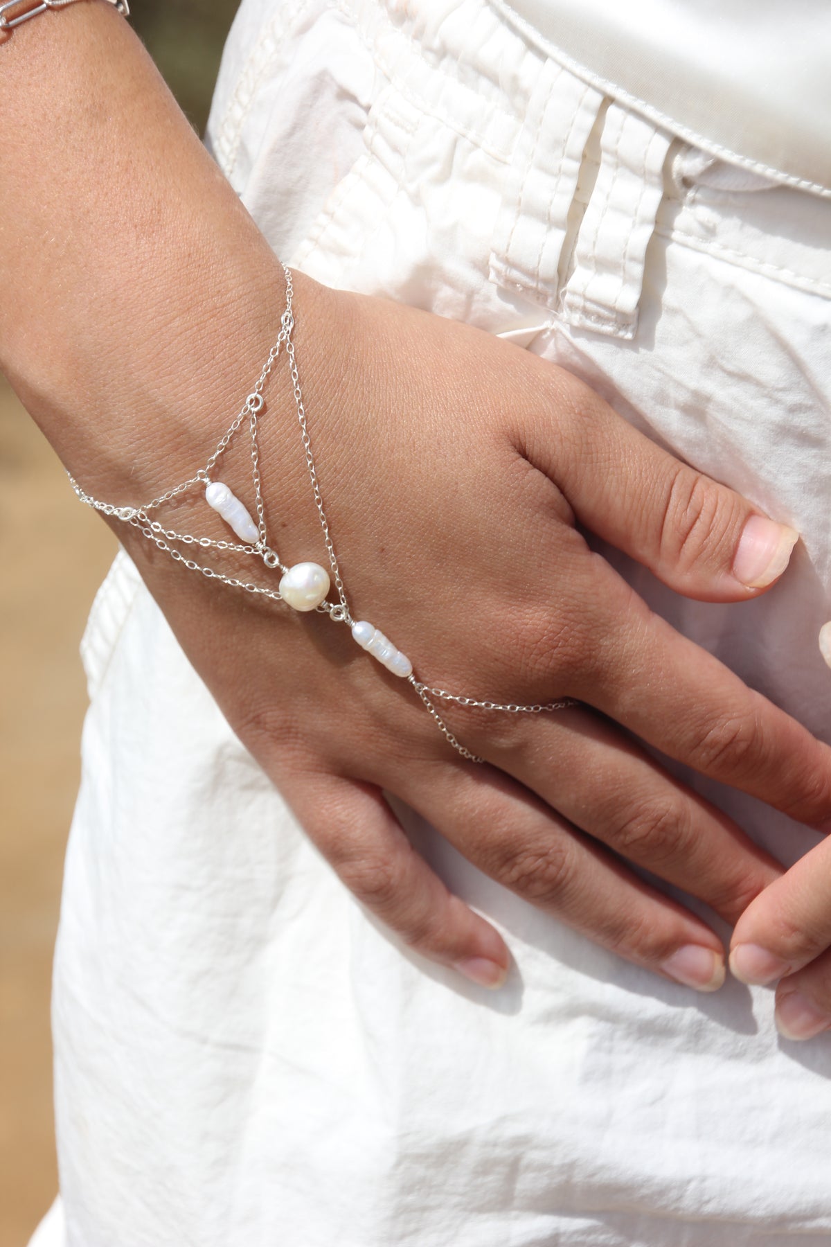 Maris hand chain