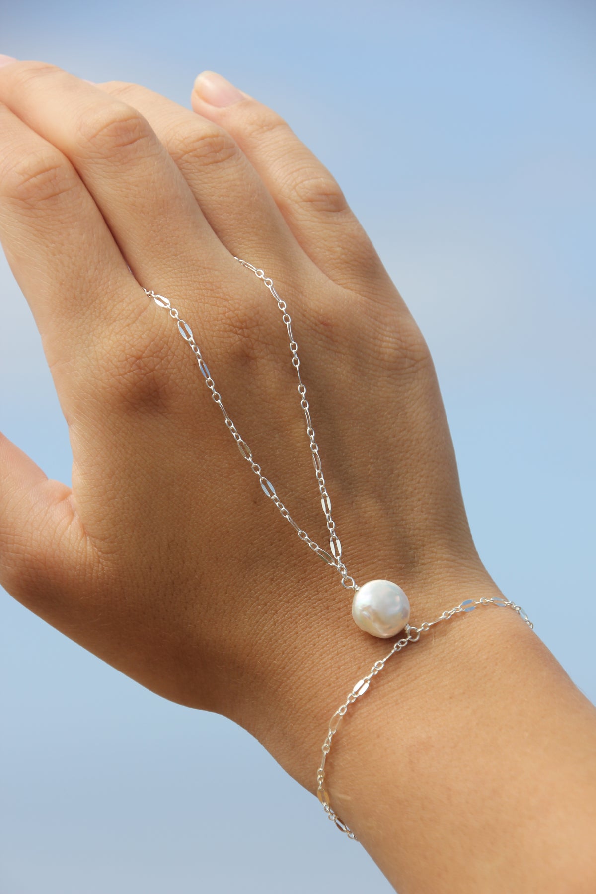 Perla hand chain
