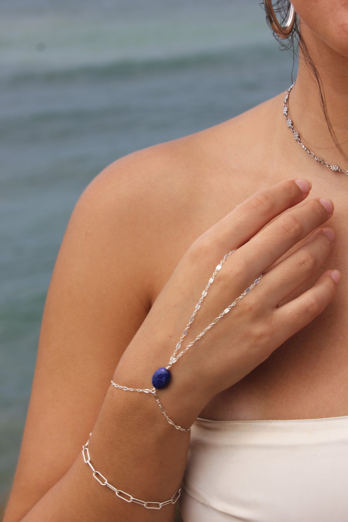 Azul hand chain