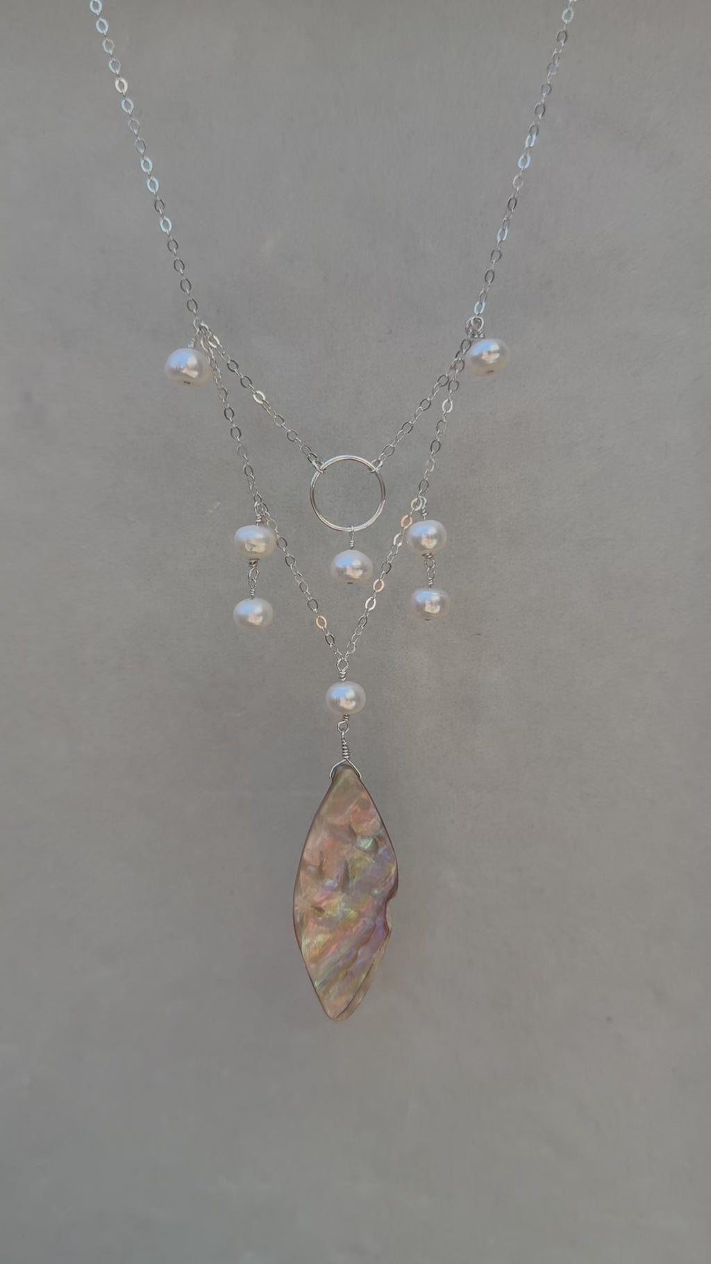 La perla necklace