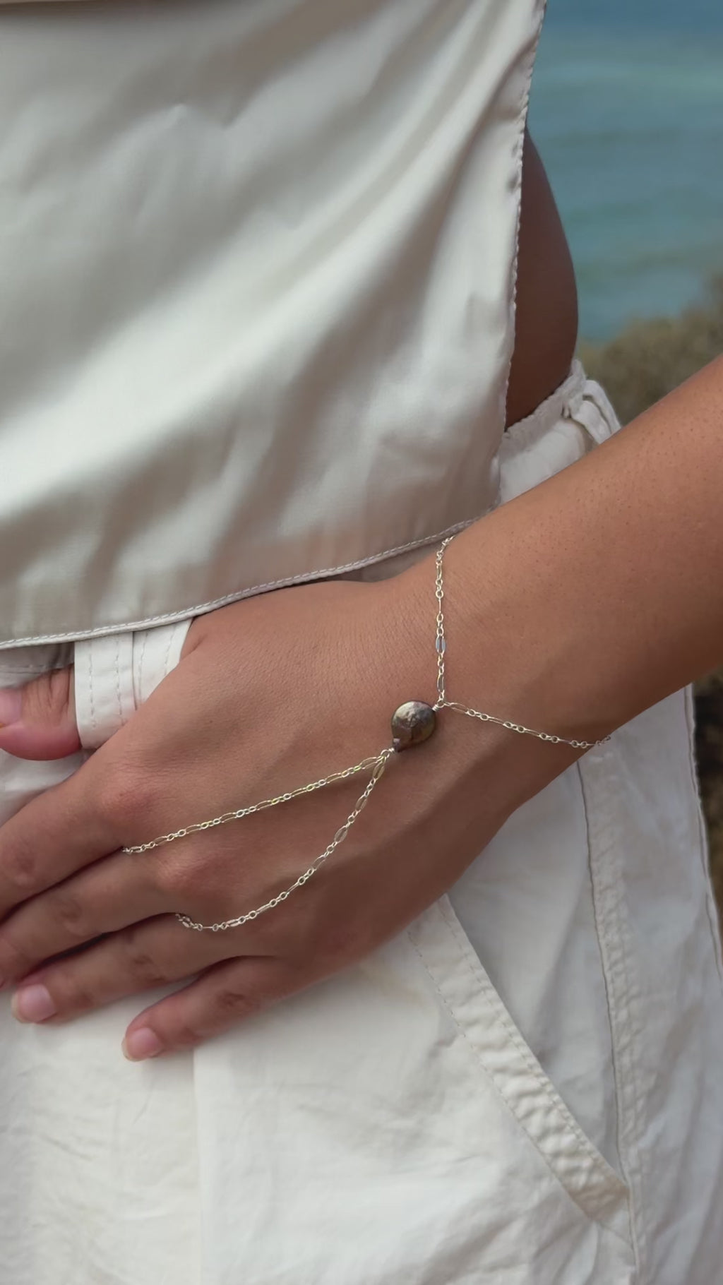 Twilight hand chain